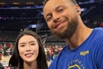以傲人身材出圈！德扑&ldquo;ALL-IN姐&rdquo;布兰妮观战NBA 晒与库里合照！