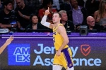 对比明显!湖人三分线外19中10 火箭多出手14次但仅多命中1球