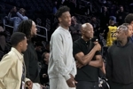 提前感受NBA!状元大热门迪班萨来到现场观看火湖大战!