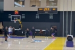 逐步恢复！湖人今日训练片段：东契奇练习定点投篮