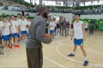 谁能绷住?杰伦·布朗中国行单挑造犯规被喊SGA 布朗笑拉了
