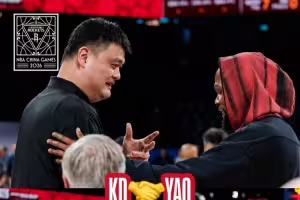 唯有Respect!火箭官方晒姚明与杜兰特中国赛期间寒暄拥抱照
